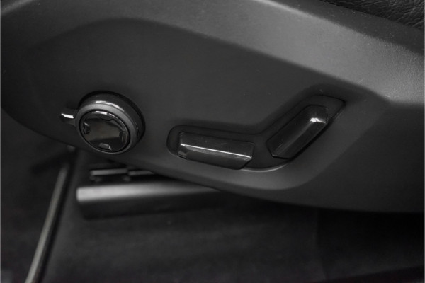 Volvo XC60 2.0 B5 Inscription R-Design Pano Trekhaak Harman/Kardon