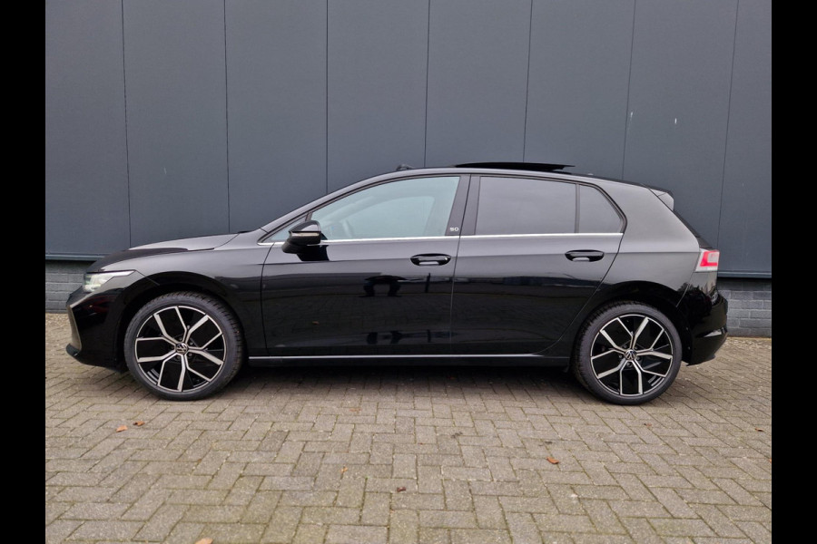Volkswagen Golf 1.5 eHybrid 50 Edition /Panoramadak /IQ drive /IQ Light