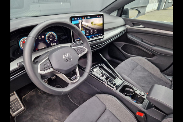 Volkswagen Golf 1.5 eHybrid 50 Edition /Panoramadak /IQ drive /IQ Light