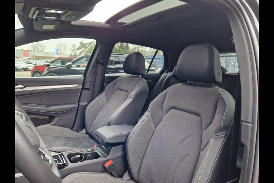 Volkswagen Golf 1.5 eHybrid 50 Edition /Panoramadak /IQ drive /IQ Light