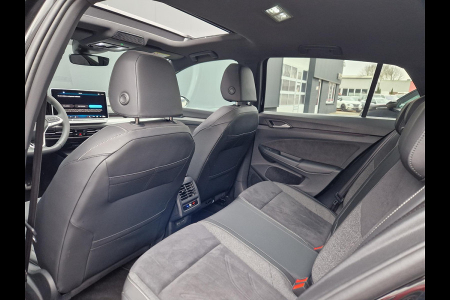 Volkswagen Golf 1.5 eHybrid 50 Edition /Panoramadak /IQ drive /IQ Light