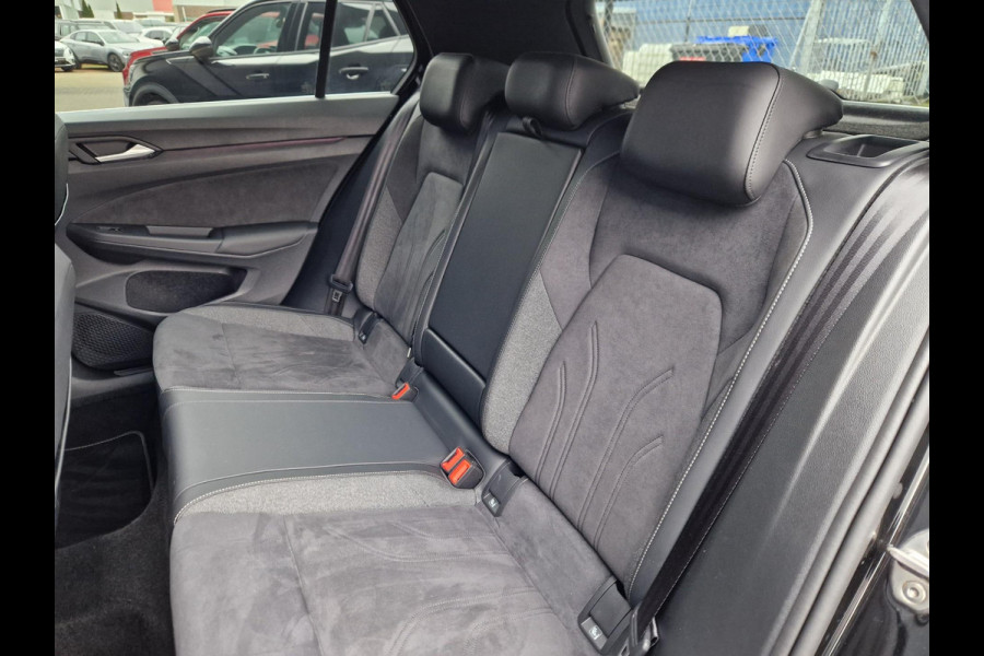 Volkswagen Golf 1.5 eHybrid 50 Edition /Panoramadak /IQ drive /IQ Light