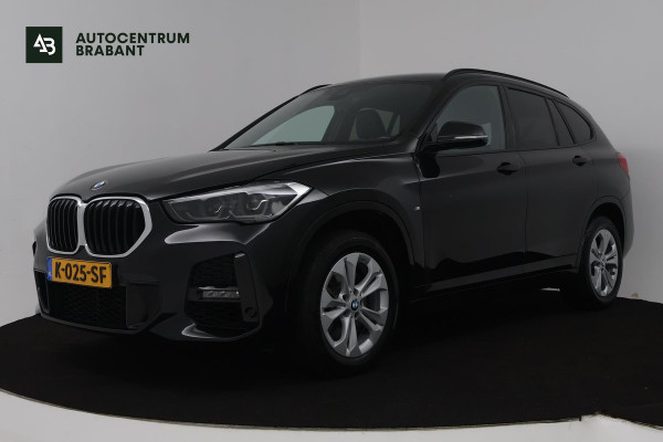BMW X1 SDrive20i High Executive M Sport (M-PAKKET, STOELVERWARMING, NAVIGATIE, CRUISE CONTROL ADAPTIEF, AUTOMAAT, PARKEERSENSOREN