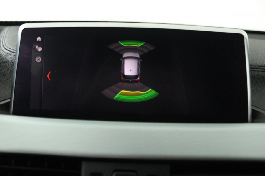 BMW X1 SDrive20i High Executive M Sport (M-PAKKET, STOELVERWARMING, NAVIGATIE, CRUISE CONTROL ADAPTIEF, AUTOMAAT, PARKEERSENSOREN