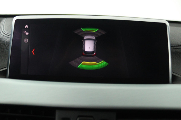 BMW X1 SDrive20i High Executive M Sport (M-PAKKET, STOELVERWARMING, NAVIGATIE, CRUISE CONTROL ADAPTIEF, AUTOMAAT, PARKEERSENSOREN