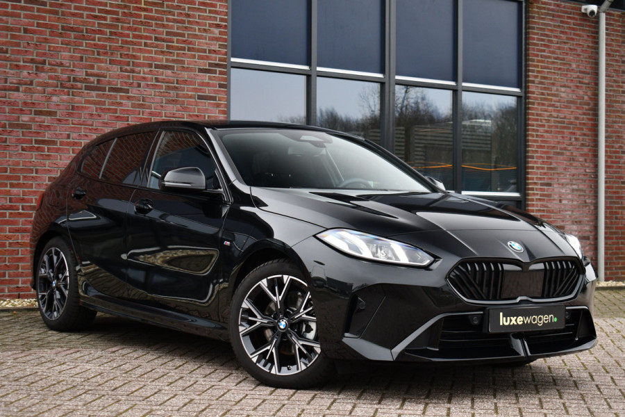 BMW 1-serie 120 M-Sport int+ext ACC DA-Plus Camera Shadowline 18inch