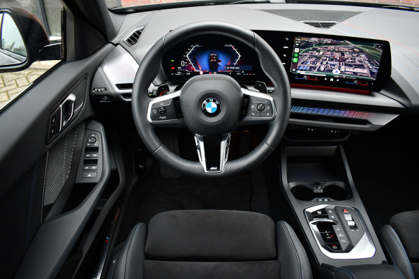 BMW 1-serie 120 M-Sport int+ext ACC DA-Plus Camera Shadowline 18inch