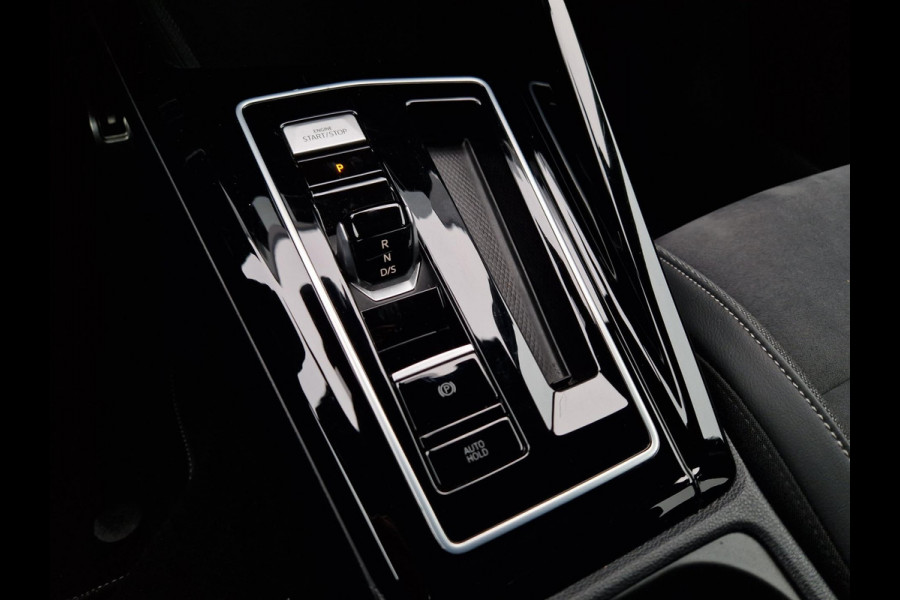 Volkswagen Golf 1.5 eHybrid 50 Edition /Panoramadak /IQ drive /IQ Light