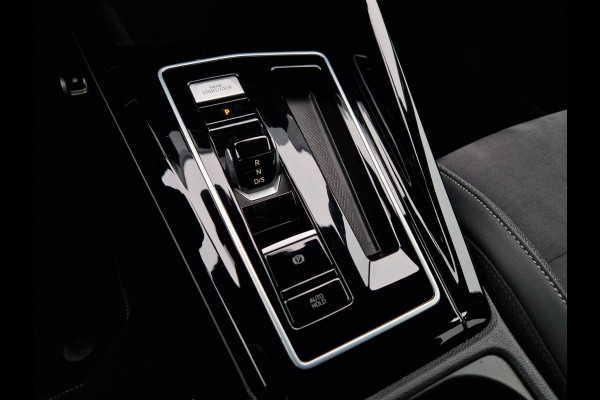 Volkswagen Golf 1.5 eHybrid 50 Edition /Panoramadak /IQ drive /IQ Light