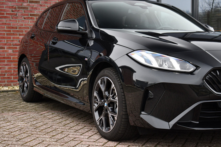 BMW 1-serie 120 M-Sport int+ext ACC DA-Plus Camera Shadowline 18inch