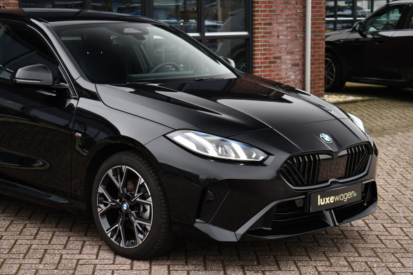 BMW 1-serie 120 M-Sport int+ext ACC DA-Plus Camera Shadowline 18inch