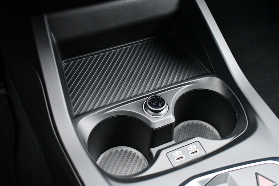 BMW 1-serie 120 M-Sport int+ext ACC DA-Plus Camera Shadowline 18inch