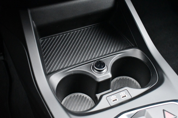 BMW 1-serie 120 M-Sport int+ext ACC DA-Plus Camera Shadowline 18inch