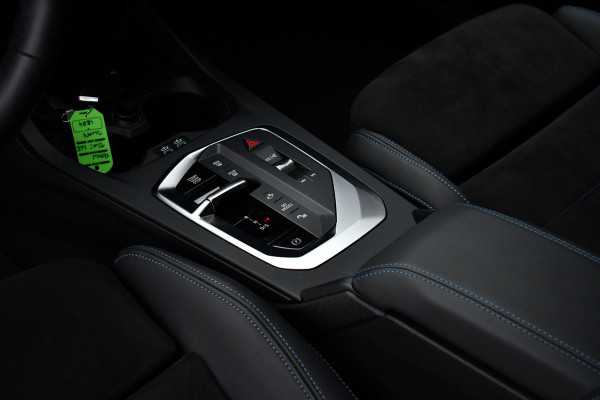 BMW 1-serie 120 M-Sport int+ext ACC DA-Plus Camera Shadowline 18inch