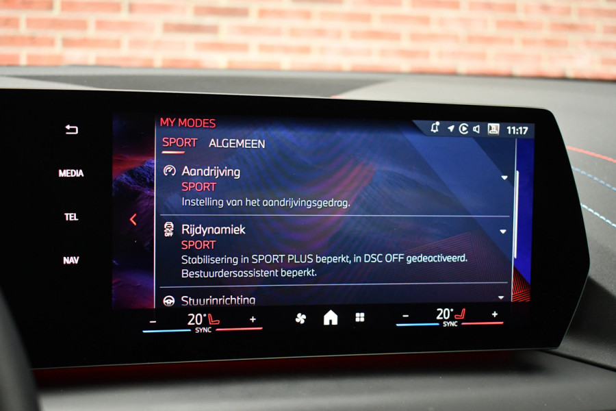 BMW 1-serie 120 M-Sport int+ext ACC DA-Plus Camera Shadowline 18inch