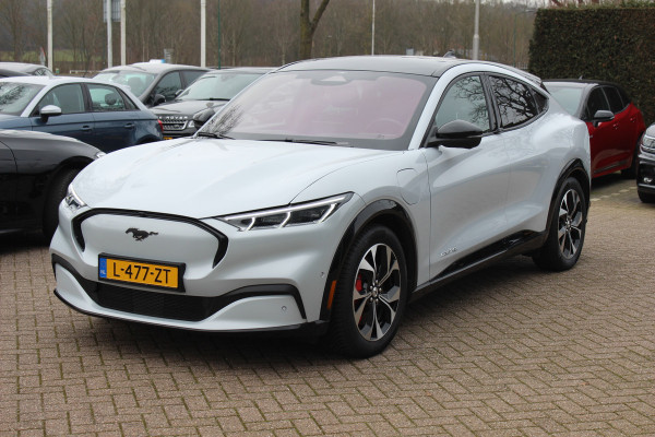 Ford Mustang Mach-E AWD 75 kWh / SOH 93,4% / Panoramadak / Camera / Leder / 19'' / B&O / Keyless / DAB / Dodehoek / ACC / Navigatie / Sfeerverlichting / Stoelverwarming