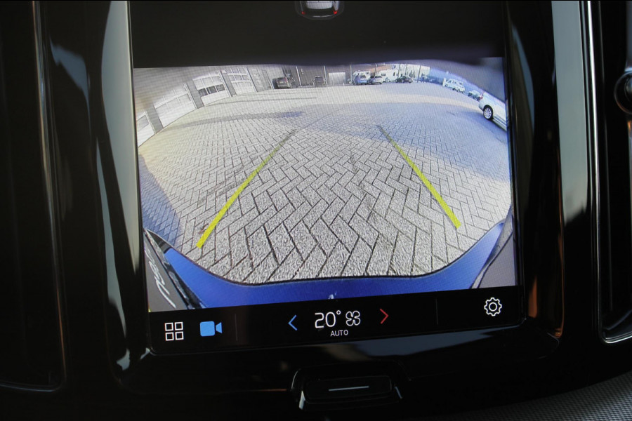 Volvo XC60 T6 Plug-in hybrid 350PK AWD Plus Dark Lederen bekleding / Cruise Control / Panoramisch schuif-kanteldak / Google infotainment incl navigatie / Elektrisch bedienbare voorstoelen met geheugen