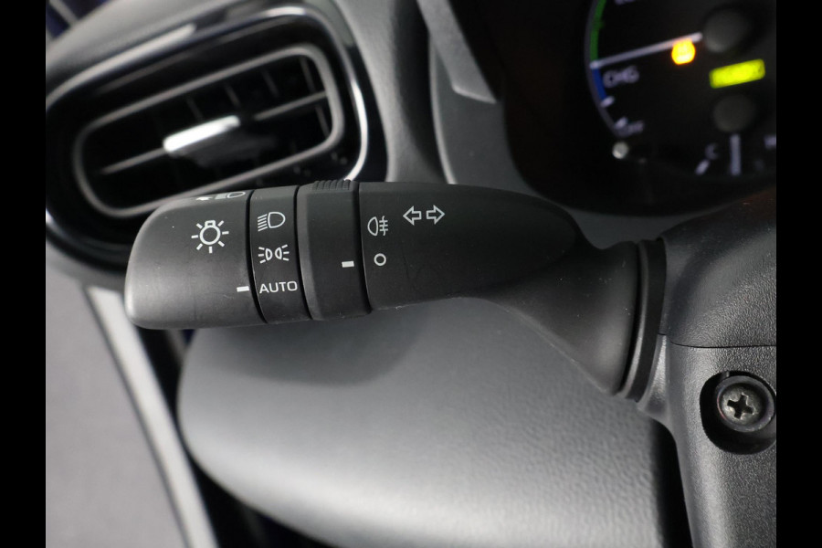 Toyota Yaris 1.5 HYBRID NAVIGATIE AUTOMAAT 1e EIG GARANTIE 2033 . CAMERA . APPLE CARPLAY & ANDROID AUTO