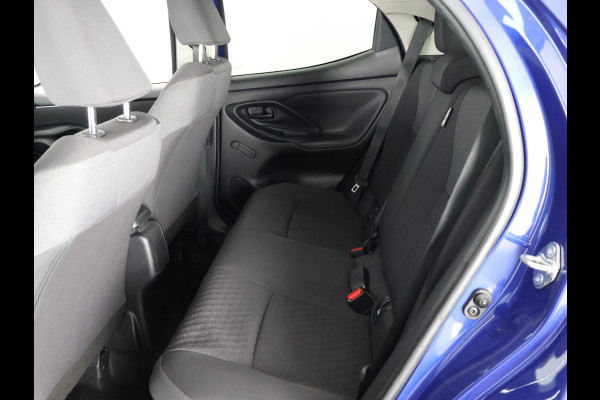 Toyota Yaris 1.5 HYBRID NAVIGATIE AUTOMAAT 1e EIG GARANTIE 2033 . CAMERA . APPLE CARPLAY & ANDROID AUTO