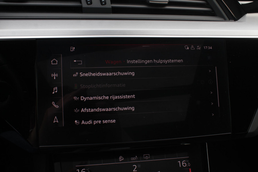 Audi e-tron e-tron 50 quattro Launch edition Black 71 kWh S-line / SoH 92.1% / Trekhaak / Panoramadak / 20'' / Luchtvering / ACC / Navigatie / Stoelverwarming