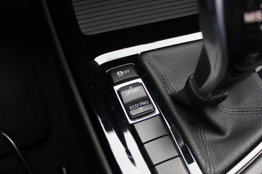 BMW X1 sDrive18i Executive Ed. M Sport / Trekhaak / Camera / Head-up / Alcantara / Navigatie / Sportstoelen / Getint glas / Cruise Control