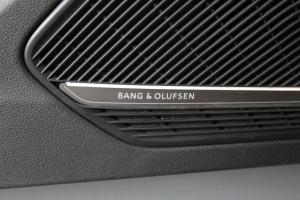 Audi A4 Limousine 1.4 TFSI Sport S line edition / Schuifdak / Leder&Alcantara / B&O / 18'' / Virtual Cockpit / Navigatie / Cruise Control