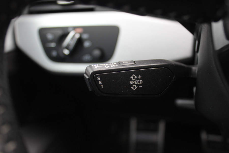 Audi A4 Limousine 1.4 TFSI Sport S line edition / Schuifdak / Leder&Alcantara / B&O / 18'' / Virtual Cockpit / Navigatie / Cruise Control