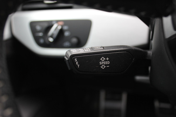 Audi A4 Limousine 1.4 TFSI Sport S line edition / Schuifdak / Leder&Alcantara / B&O / 18'' / Virtual Cockpit / Navigatie / Cruise Control