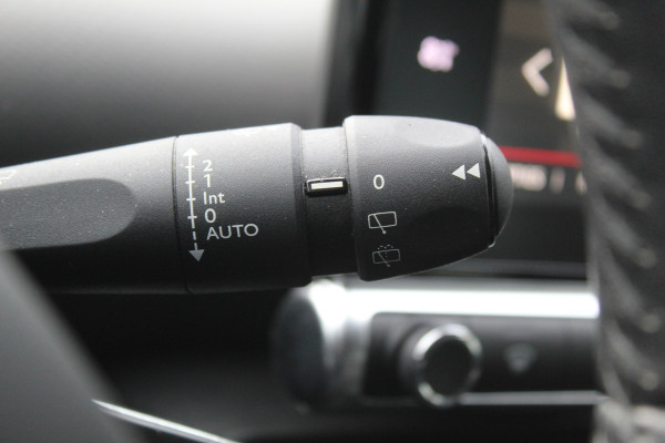 Citroën C4 Cactus 1.2 PureTech Business , 110pk , Dealer onderhouden Climate control , Bluetooth , Navigatie, Parkeersensoren achter LED Dag rijverlichting , Elek. ramen voor