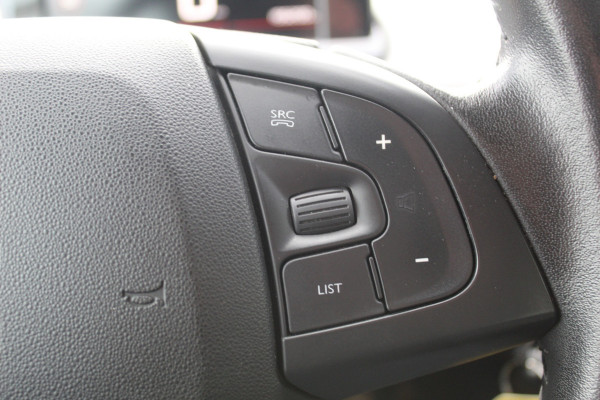 Citroën C4 Cactus 1.2 PureTech Business , 110pk , Dealer onderhouden Climate control , Bluetooth , Navigatie, Parkeersensoren achter LED Dag rijverlichting , Elek. ramen voor