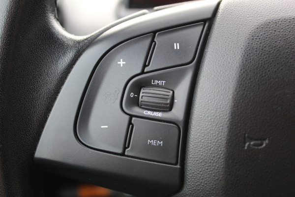 Citroën C4 Cactus 1.2 PureTech Business , 110pk , Dealer onderhouden Climate control , Bluetooth , Navigatie, Parkeersensoren achter LED Dag rijverlichting , Elek. ramen voor