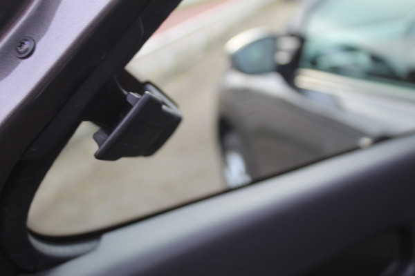 Citroën C4 Cactus 1.2 PureTech Business , 110pk , Dealer onderhouden Climate control , Bluetooth , Navigatie, Parkeersensoren achter LED Dag rijverlichting , Elek. ramen voor