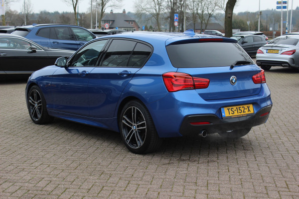 BMW 1-serie 118i Edition M Sport Shadow High Executive / Alcantara / Navigatie / Parkeerhulp V+A / 18'' / Stoelverwarming / Cruise Control