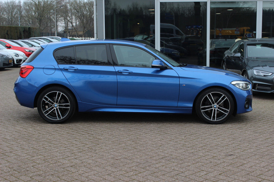 BMW 1-serie 118i Edition M Sport Shadow High Executive / Alcantara / Navigatie / Parkeerhulp V+A / 18'' / Stoelverwarming / Cruise Control
