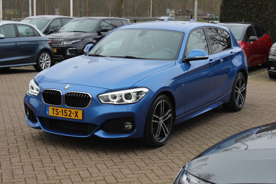 BMW 1-serie 118i Edition M Sport Shadow High Executive / Alcantara / Navigatie / Parkeerhulp V+A / 18'' / Stoelverwarming / Cruise Control