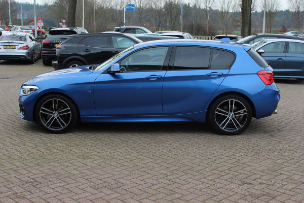 BMW 1-serie 118i Edition M Sport Shadow High Executive / Alcantara / Navigatie / Parkeerhulp V+A / 18'' / Stoelverwarming / Cruise Control