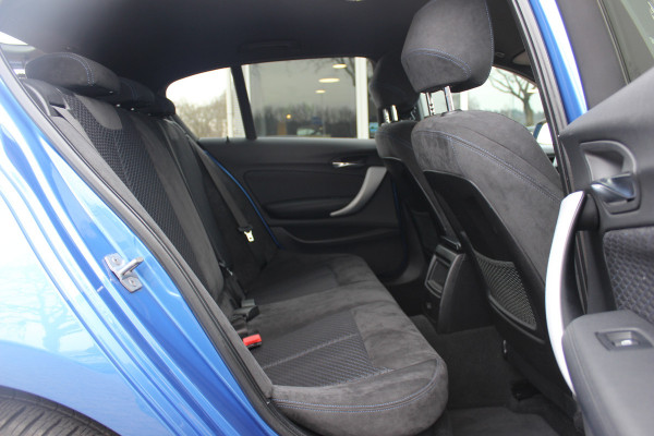 BMW 1-serie 118i Edition M Sport Shadow High Executive / Alcantara / Navigatie / Parkeerhulp V+A / 18'' / Stoelverwarming / Cruise Control