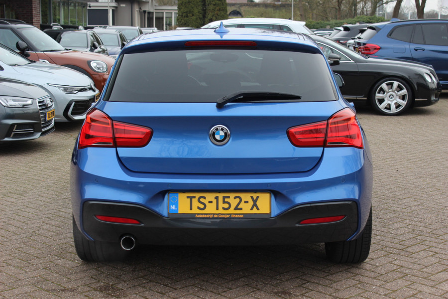 BMW 1-serie 118i Edition M Sport Shadow High Executive / Alcantara / Navigatie / Parkeerhulp V+A / 18'' / Stoelverwarming / Cruise Control