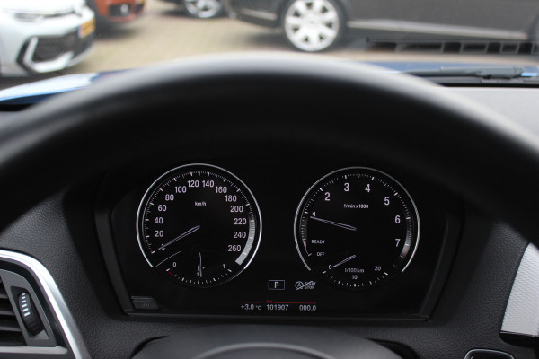 BMW 1-serie 118i Edition M Sport Shadow High Executive / Alcantara / Navigatie / Parkeerhulp V+A / 18'' / Stoelverwarming / Cruise Control