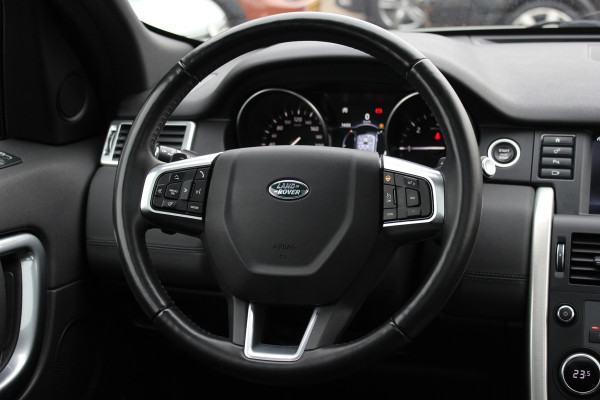 Land Rover Discovery Sport 2.0 TD4 Urban Series SE Dynamic / Trekhaak / Panoramadak / Camera / Leder / 19'' / Meridian / Navigatie / Stuur+Stoelverwarming / Cruise Control