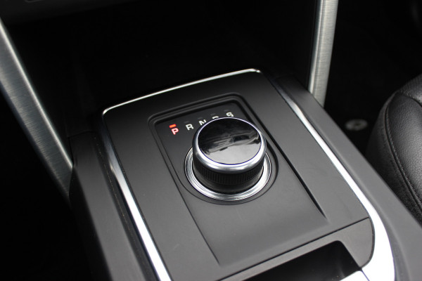 Land Rover Discovery Sport 2.0 TD4 Urban Series SE Dynamic / Trekhaak / Panoramadak / Camera / Leder / 19'' / Meridian / Navigatie / Stuur+Stoelverwarming / Cruise Control