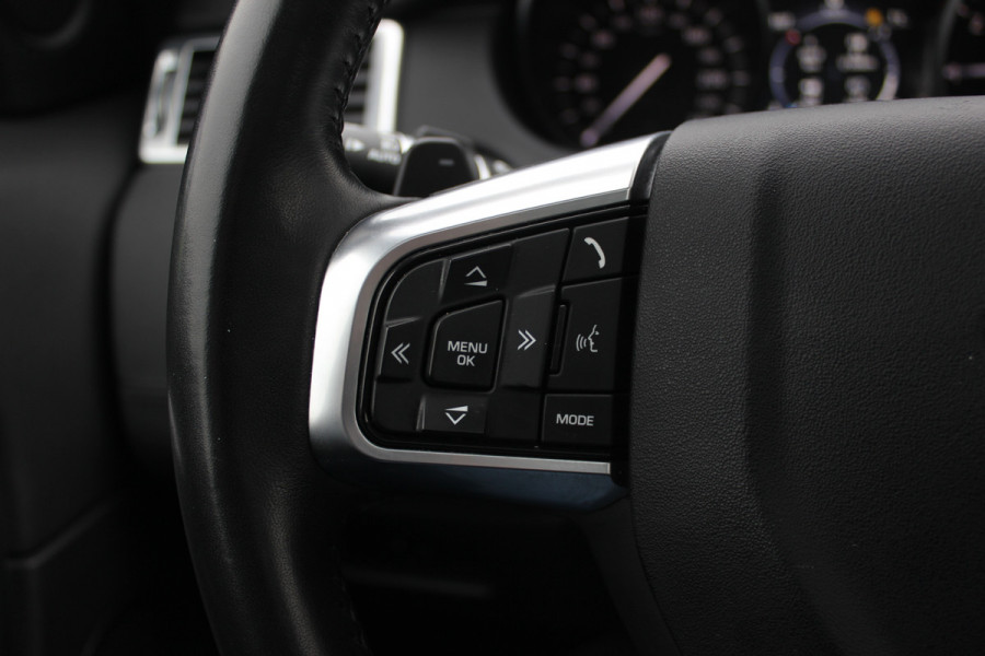 Land Rover Discovery Sport 2.0 TD4 Urban Series SE Dynamic / Trekhaak / Panoramadak / Camera / Leder / 19'' / Meridian / Navigatie / Stuur+Stoelverwarming / Cruise Control