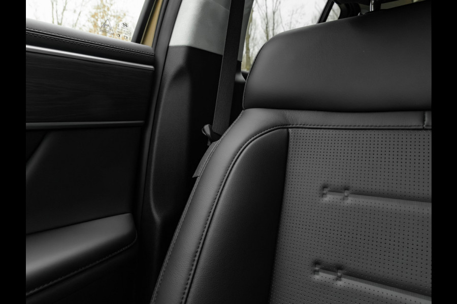 Hyundai Santa Fe 1.6 T-GDI PHEV Premium Plus 4WD 7P - 7-Zits - Leder - Trekhaak - Head-up