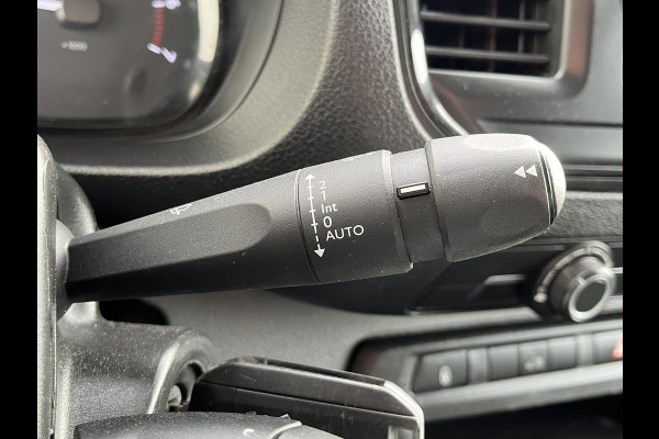 Peugeot Expert 1.5 BlueHDI 100 Premium*CRUISE*TEL*A/C*3PERS*