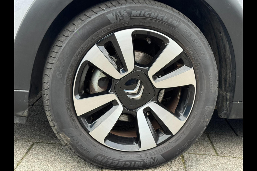 Citroën C3 1.2 PureTech Shine Pack - AUTOMAAT I Navigatie / Apple CarPlay I Airco I Sport velgen I PDC I
