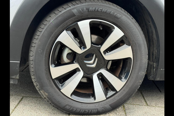 Citroën C3 1.2 PureTech Shine Pack - AUTOMAAT I Navigatie / Apple CarPlay I Airco I Sport velgen I PDC I