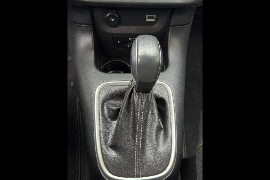 Citroën C3 1.2 PureTech Shine Pack - AUTOMAAT I Navigatie / Apple CarPlay I Airco I Sport velgen I PDC I