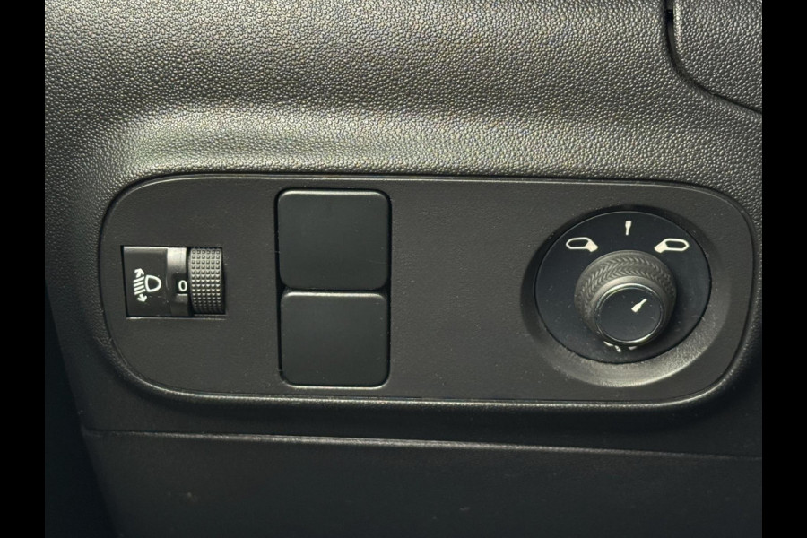 Citroën C3 1.2 PureTech Shine Pack - AUTOMAAT I Navigatie / Apple CarPlay I Airco I Sport velgen I PDC I
