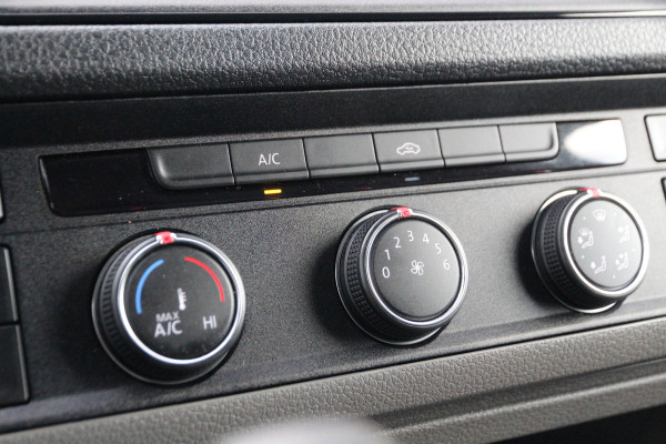 Volkswagen Crafter 2.0 TDI 140 L3H3 | Aut. | 3T trekgewicht | Navi | Camera | Airco..
