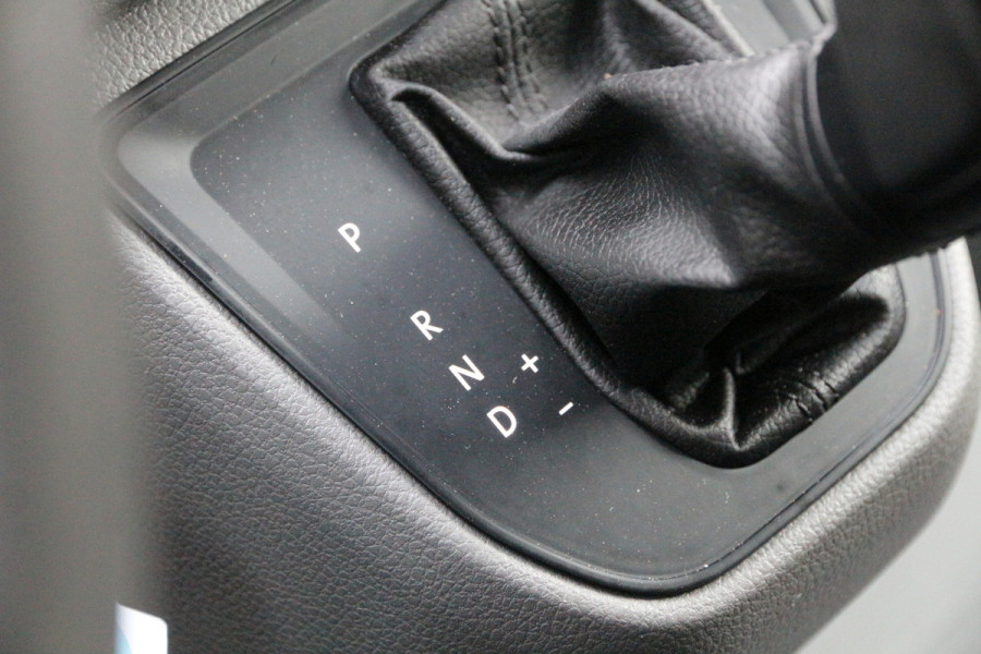 Volkswagen Crafter 2.0 TDI 140 L3H3 | Aut. | 3T trekgewicht | Navi | Camera | Airco..